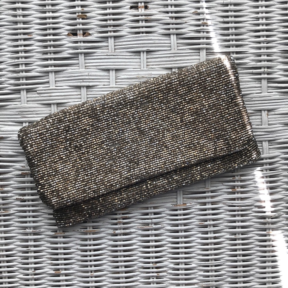 Moyna hand clutch